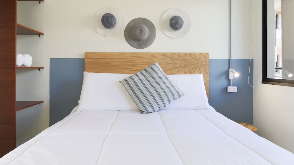 Schoon bed in slaapkamer