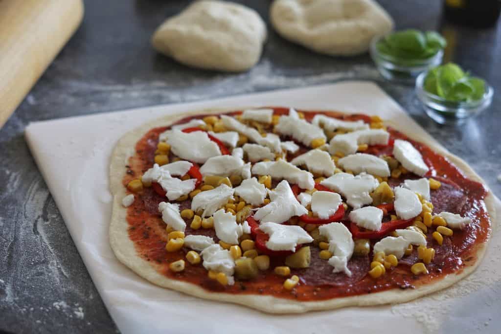 pizza op pizzasteen