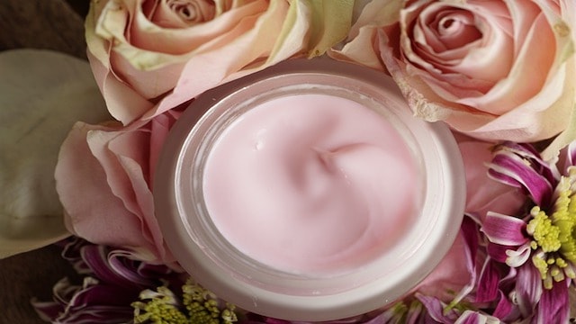 Potje met Roze Nachtcrème